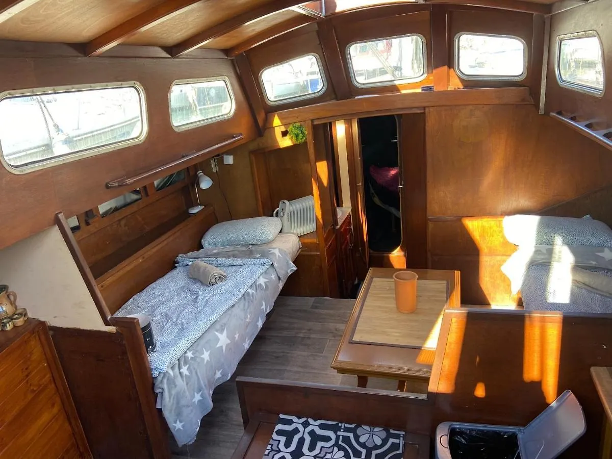 Hotel Fantastic Sailing Boat To Sleep In Barcelona